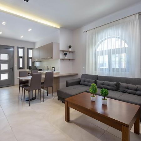 Lardos Luxury Apartments ภายนอก รูปภาพ